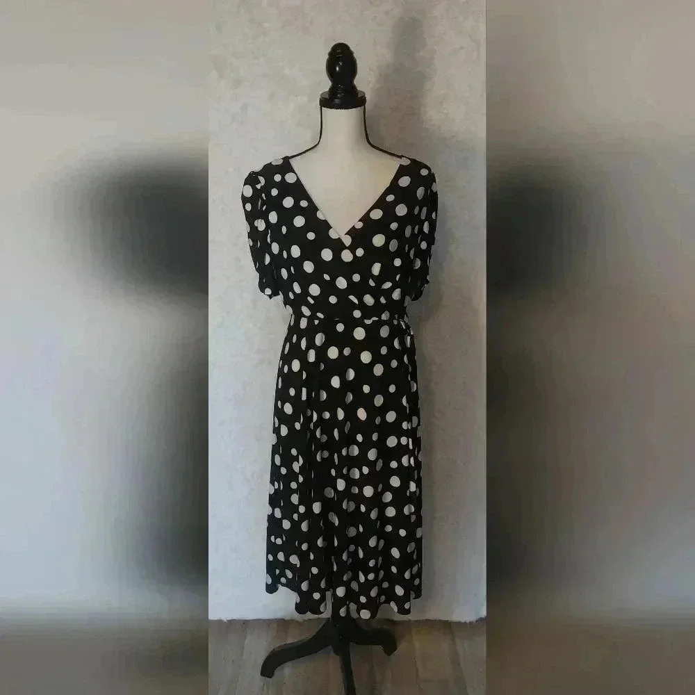 Women’s Tommy Hilfiger Short Sleeved Polka Dot Dress Wrap Size 10